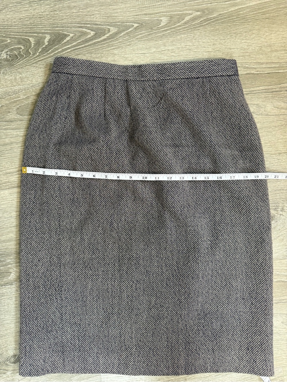 Vintage Carlisle Wool Blend Grey Tweed Two-Piece Blazer & Midi Pencil Skirt Suit - Picture 10 of 12